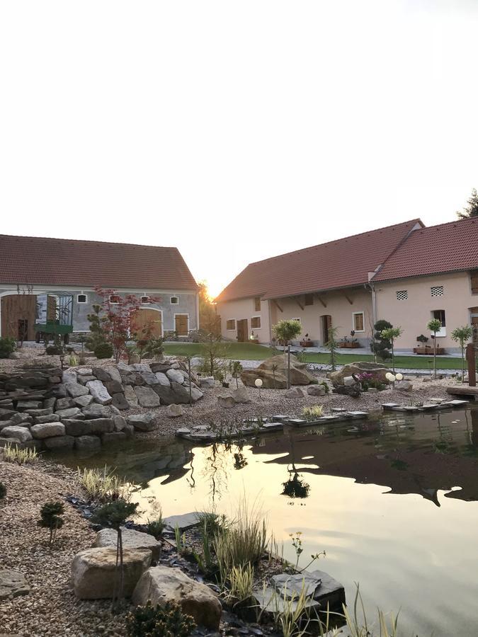 Resort Cedrus Praga Zewnętrze zdjęcie